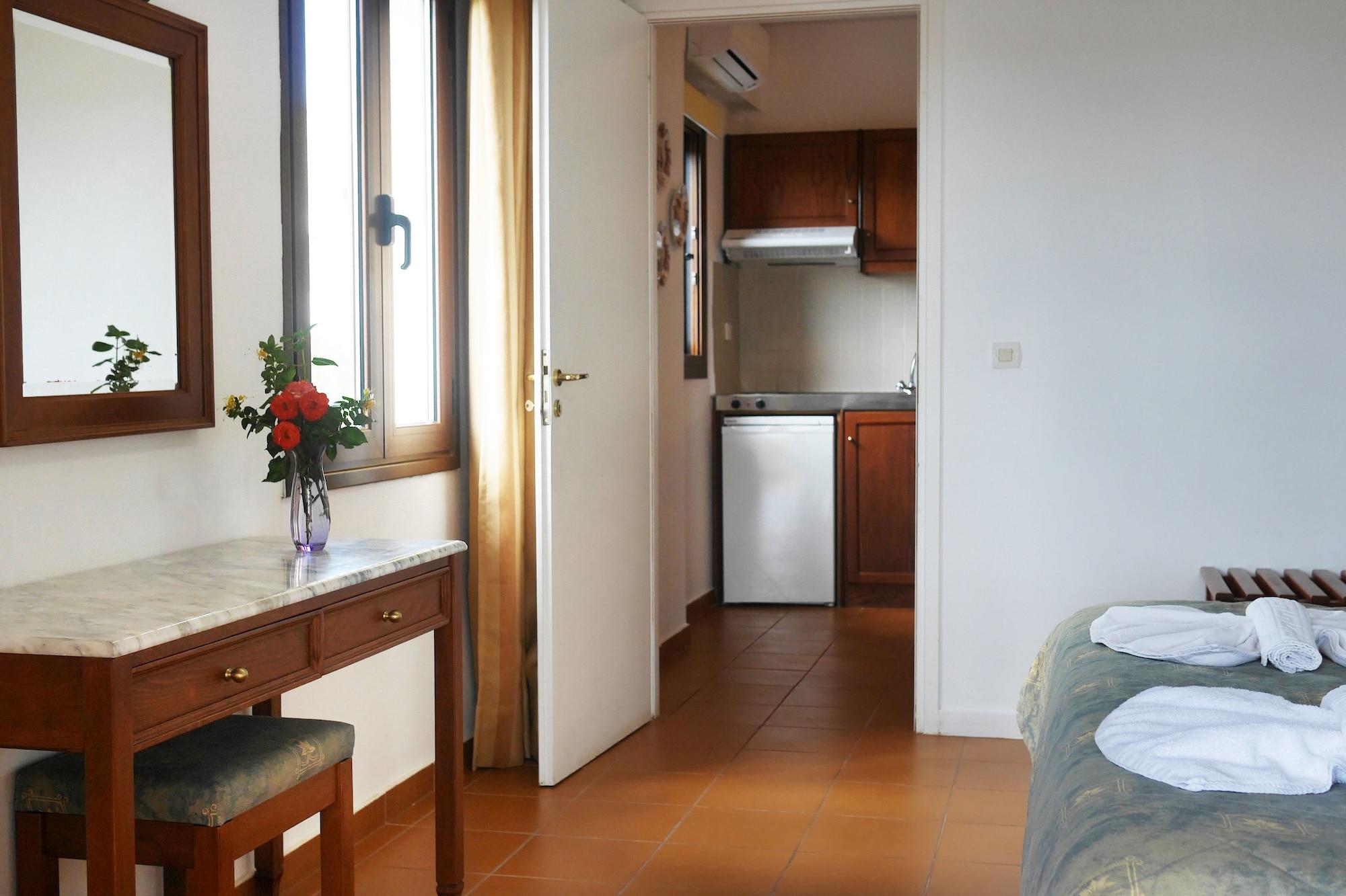 Areti Aparthotel Ханья Экстерьер фото